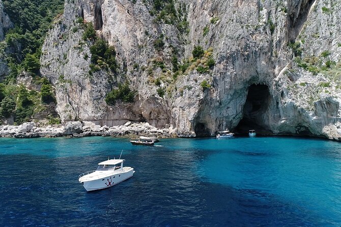 Capri Boat Tour from Sorrento - Speedboat 37ft - Capri’s Faraglioni and the famous arch