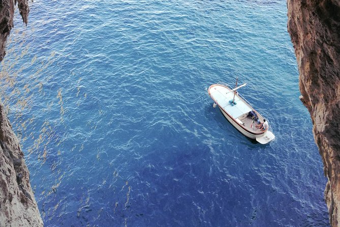 Capri by Boat private Comfortable tour - Why Capri looks better from a private boat