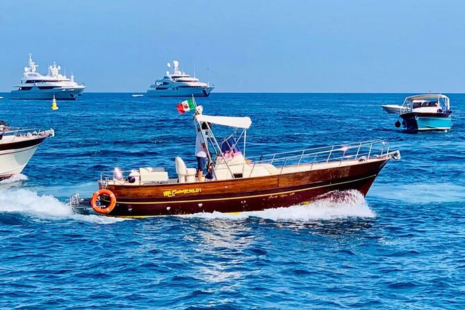 Capri by Boat private Comfortable tour - Passing through the Natural Arch