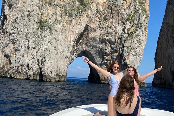 Capri Complete Package-Small Group Boat Tour and Transports - White Grotto and Coral Cave