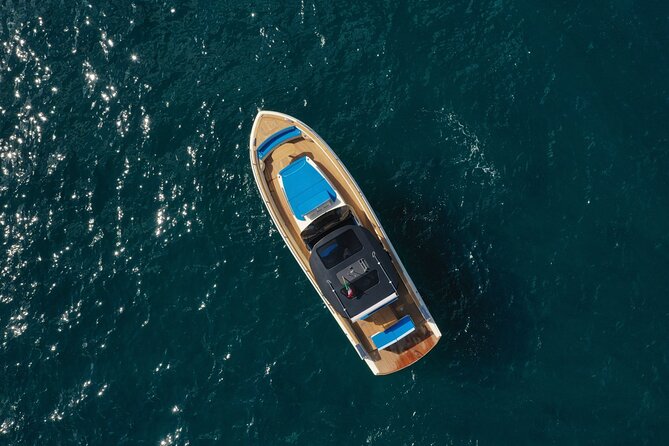 Capri: discover the beauties of the island aboard a Luxury Boat - Li Galli, the first great view from Positano