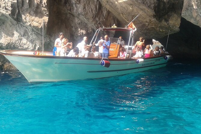 CAPRI - DIY Day Trip Package - BoatTour, BlueGrotto,Bus&Lunch - Ride uphill from Marina Grande to Anacapri