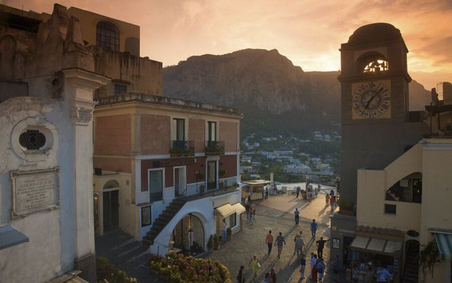 Capri: DIY Day Trip with Blue Grotto, Funicular & Lunch - A three-course lunch at La Giara