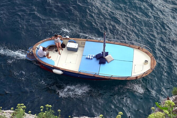 Capri enjoy the Dolce Vita by boat for 4 unforgettable hours! - Why seeing Capri by boat makes sense