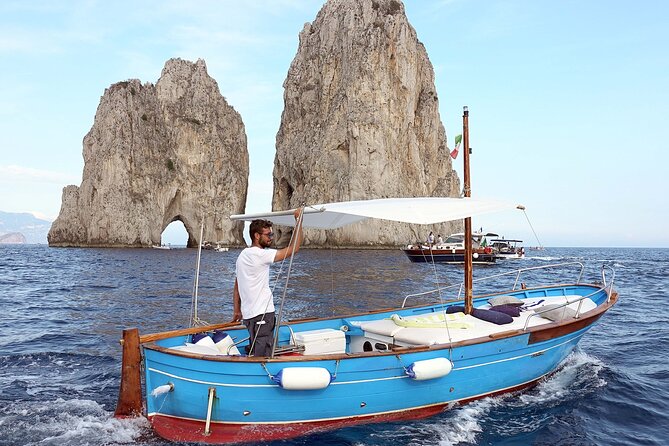 Capri enjoy the Dolce Vita by boat for 4 unforgettable hours! - The Grotta Verde and nearby swimming spots