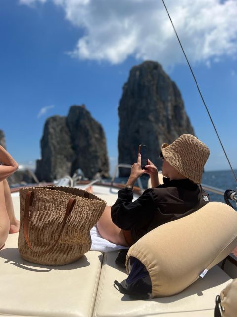 Capri: exclusive boat tour - What the captain adds to the outing