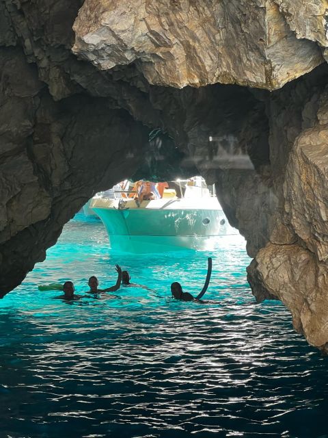 Capri: exclusive boat tour - The Blue Grotto question