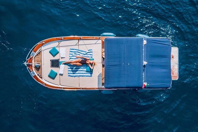 Capri excursion in a private boat - Marina Piccola and the Cave of the Sailors