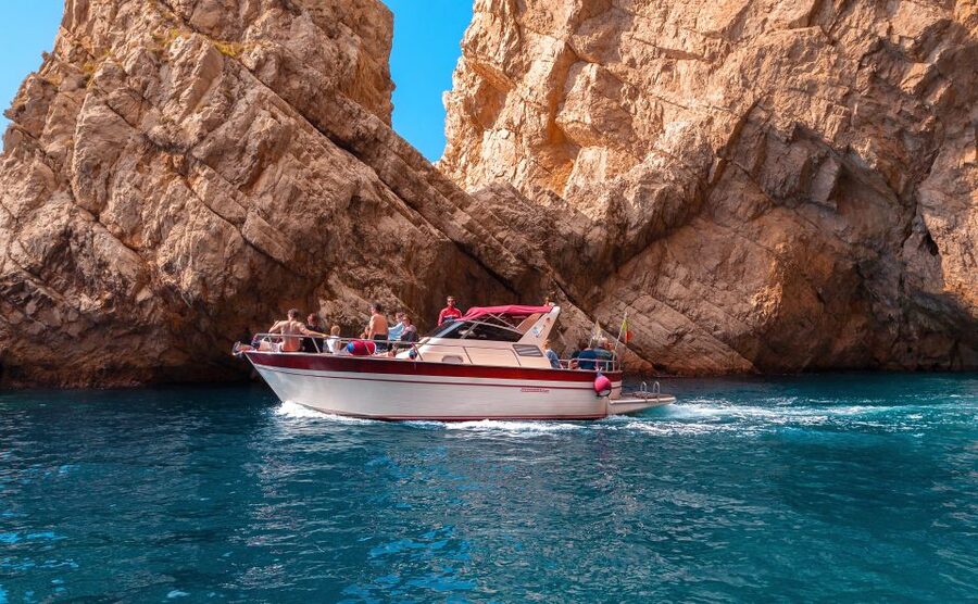 Capri: Full-Day Small Group Boat Tour - Faraglioni and Punta Carena Lighthouse