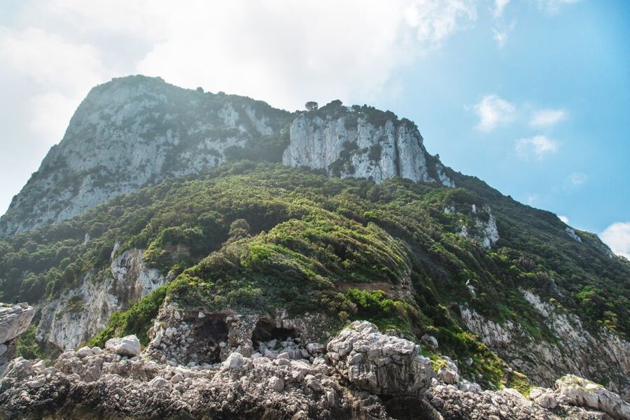 Capri: Island Sightseeing Tour with Blue Grotto Stop - What the $28 price actually buys you