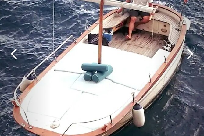 Capri magical boat tour for an unforgettable 3 hour experience. - Capri by boat: the right way to see the island