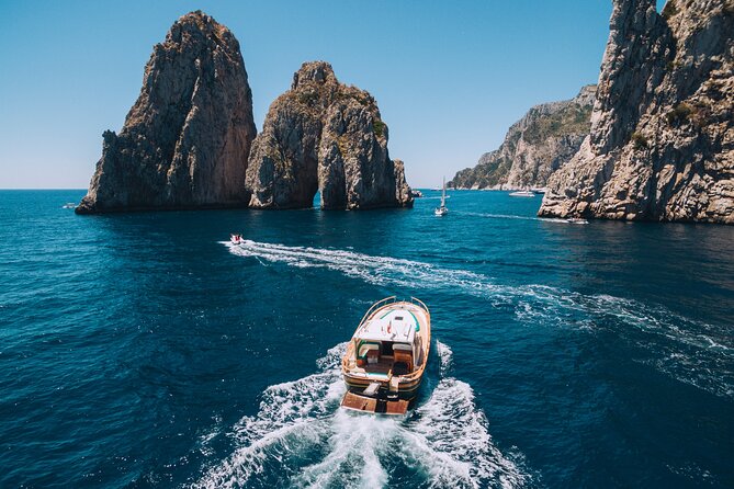 Capri Private Boat Tour from Sorrento, Positano or Naples - Gozzo F.lli Aprea 36 - Crossing the Bay of Naples