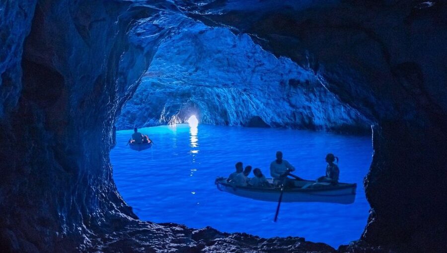 Capri: private boat tour with visit to the caves - Why Capri Looks Better From the Sea