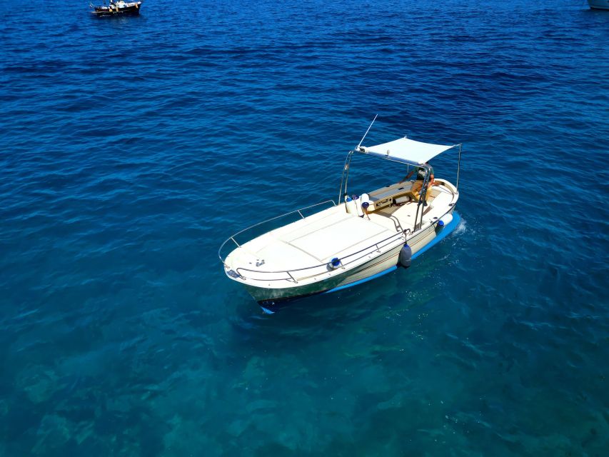 Capri: private boat tour with visit to the caves - What the Private Price Really Buys