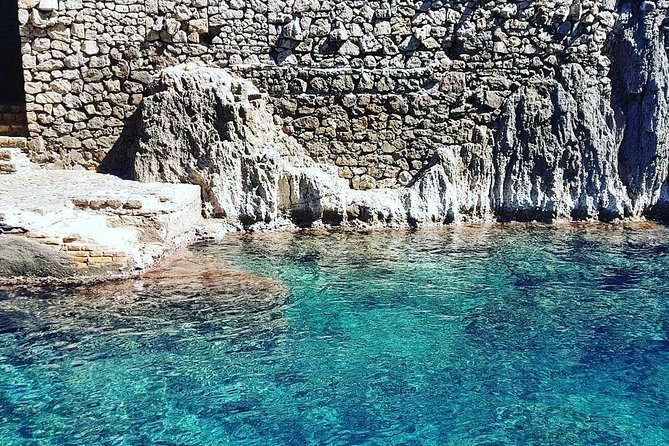 Capri Small-Group Boat Day Tour from Sorrento - Two swimming stops, at Bagni di Tiberio and the White Grotto
