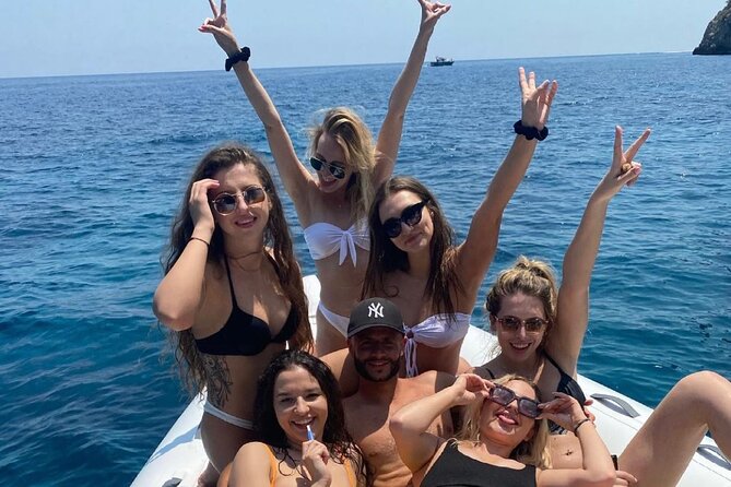 Capri Tour for Private Groups by Luxury Boat - Faraglioni and Capri’s famous arch