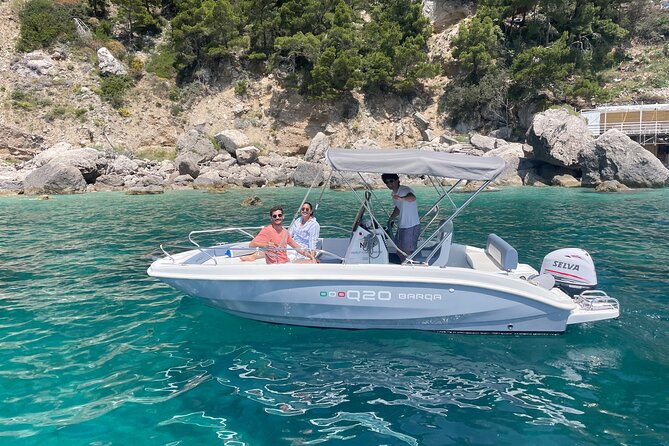 Capri Tour for Private Groups by Luxury Boat - The Green Grotto and its turquoise water