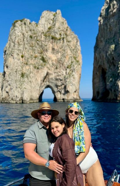 Capri: Tour of the island with caves and Faraglioni - A swim in one of Capri’s coves