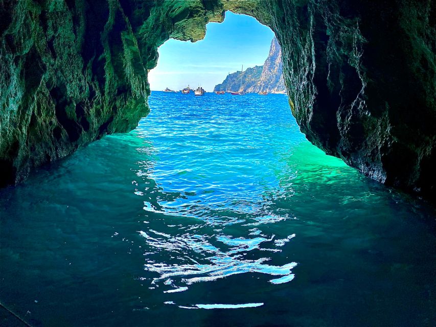 Capri: Tour of the island with caves and Faraglioni - What is included on the Aprea boat
