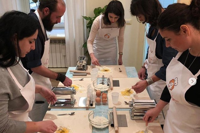 Cesarine: Home Cooking Class & Meal with a Local in Positano - Making fresh pasta from scratch