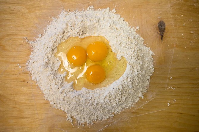 Cesarine: Home Cooking Class & Meal with a Local in Sorrento - How the three-hour class unfolds