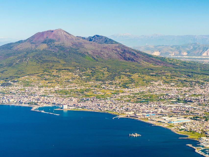Combo Tour_Pompeii & Vesuvius - The Road Up Mount Vesuvius