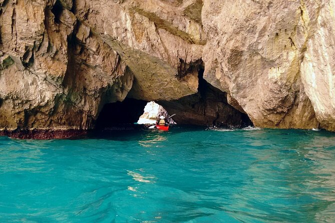 complete tour of the island of Capri by private boat - Faraglioni and the Arch of Love