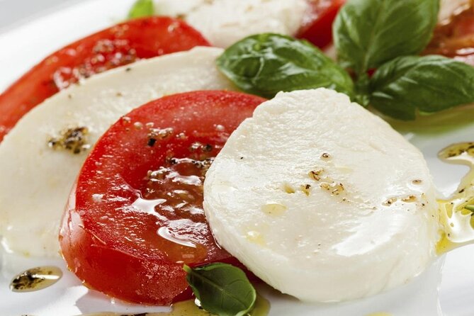 Cooking class with Pasta, mozzarella and Tiramisu with wine - A farm kitchen, not a Positano cooking studio