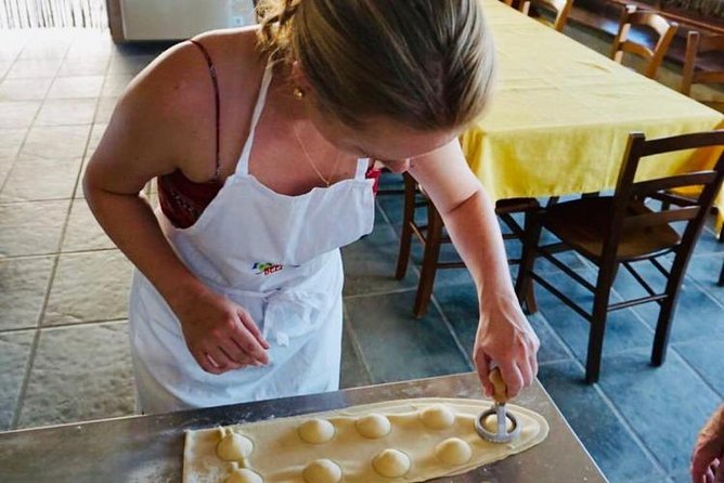 Cooking lesson: tagliatelle, mozzarella and tiramisu - What this Agerola cooking class is really about