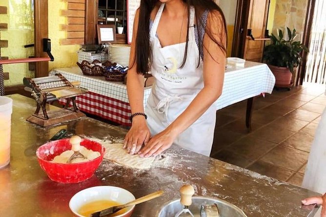 Cooking lesson: tagliatelle, mozzarella and tiramisu - Mozzarella made with very fresh milk