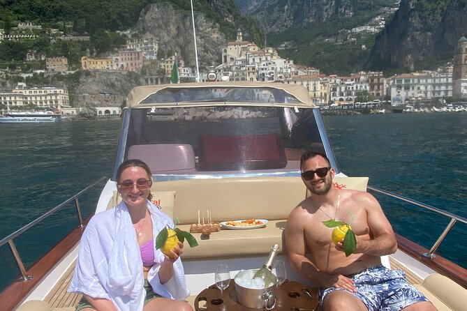 Day on a private boat on the Amalfi Coast - Bagni Regina Giovanna and the natural pool