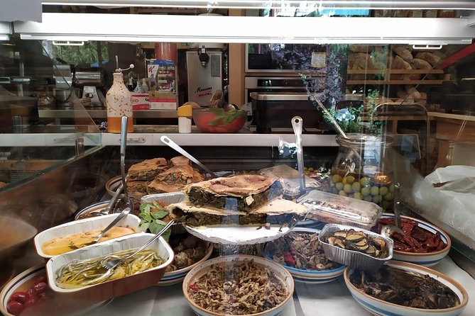 DISCOVER SORRENTO, food &Walking tour . Lemons-cheese&olive oil - The first food stop: cheese, bread, and wine
