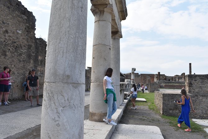 Discover the Ancient Ruins of Pompeii: Day Trip from Rome - The extra stops and why they matter