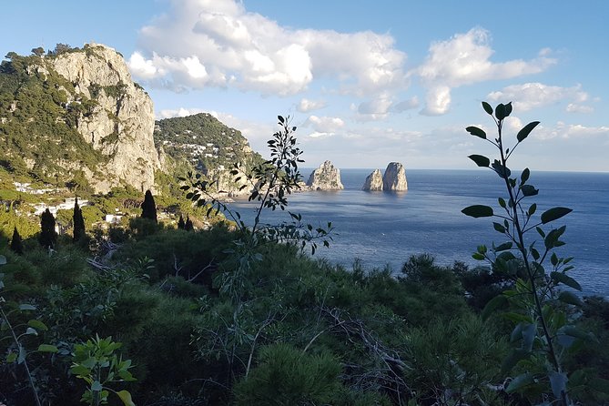Discovering Capri in one day - Anacapri: choose the chairlift or the villa