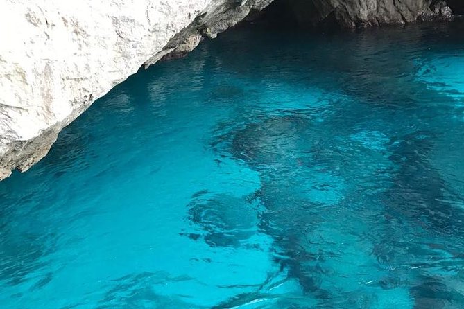 Discovery Capri Island by Boat from Capri - Why this one-hour boat ride works so well