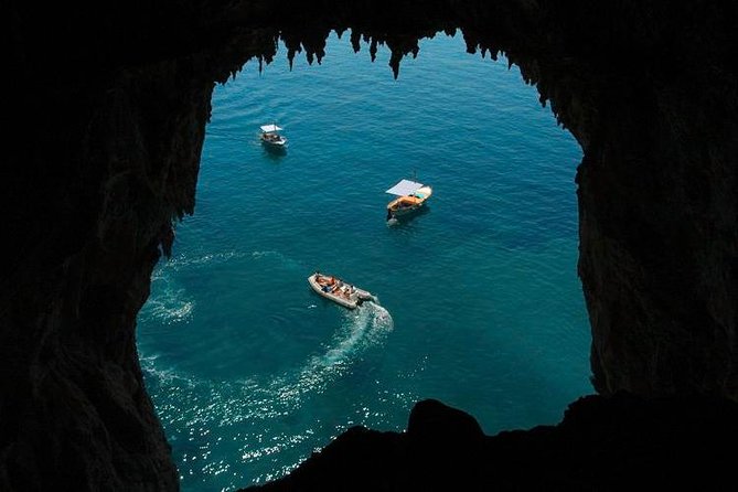 Discovery Capri Island by Boat from Capri - White Grotto and the Virgin Mary shape