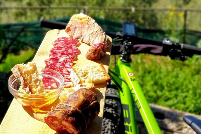 E-Bike Food and Wine Tour in the Sorrento Peninsula - The farm stop at Il Turuziello