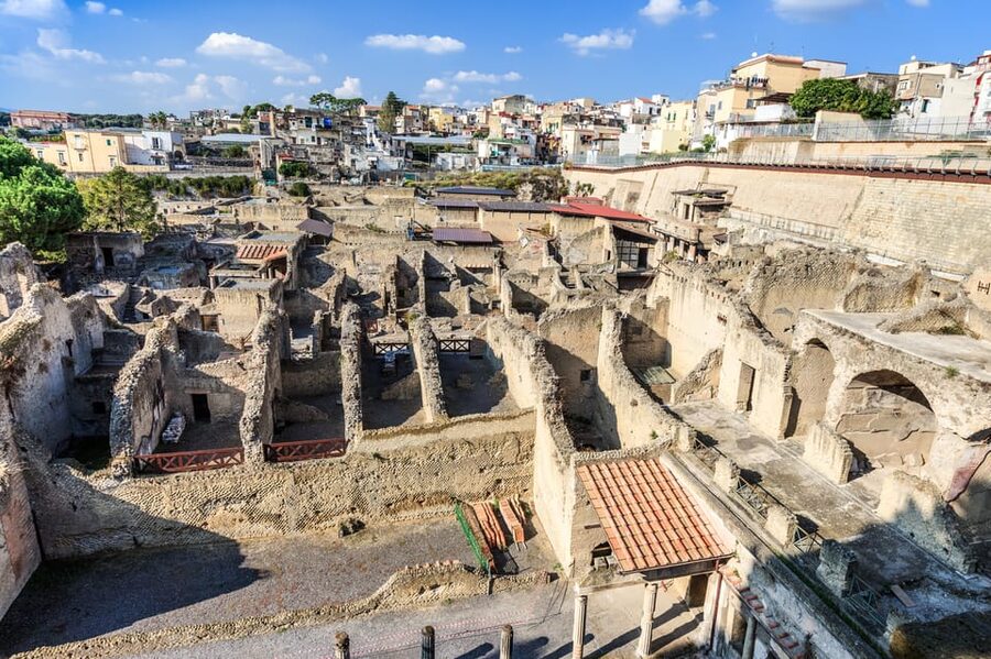 Ercolano: Herculaneum Entry Ticket with Optional Audio Guide - Shops, gymnasium, and public baths