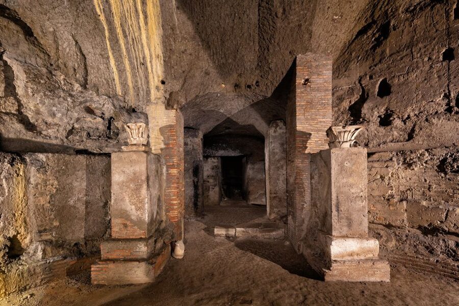Ercolano: Herculaneum Skip-the-Line Ticket & Audio Guide - Walking the ancient streets at your own pace