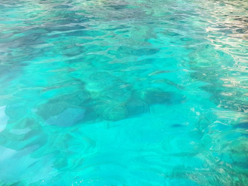 Esperienza Privata a Capri in Barca con Gozzo Classico 3H - Cala di Matermania for Swimming and Snorkeling