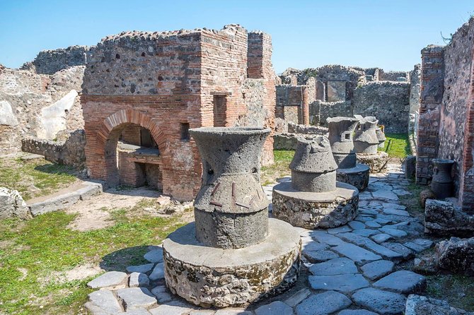 Explore Pompei Ruins with your Private Archaeologist - Why ordinary Roman life makes Pompeii memorable