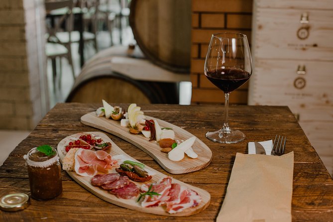 Explore Pompeii: Private Tour, Wine Tasting & Lunch - Practical details that affect your choice