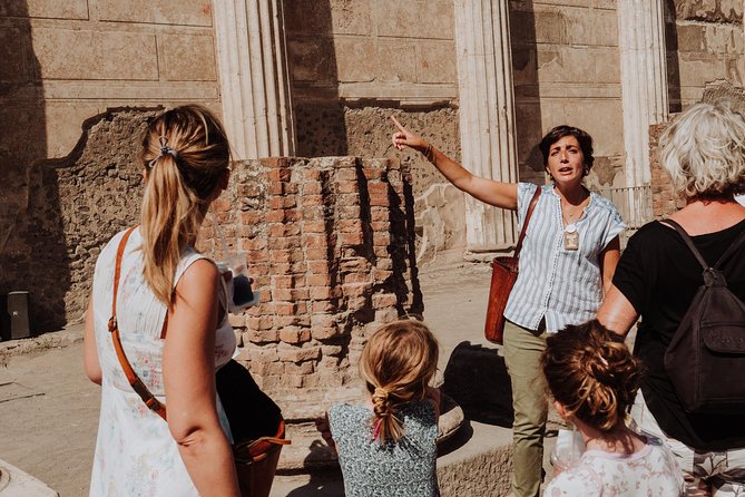 Explore Pompeii with an Archaeologist - The Lupanar and Forum granaries