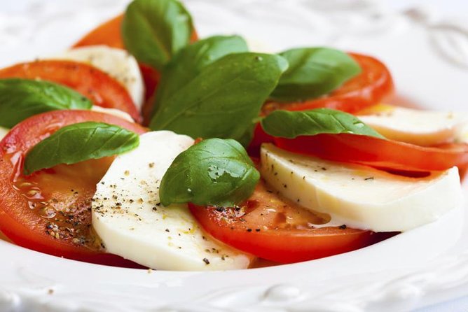Farm-to-Table Experience: Olive Oil, Garden Tour & Nonna’s Lunch - Why this farm visit feels different from a Sorrento food walk