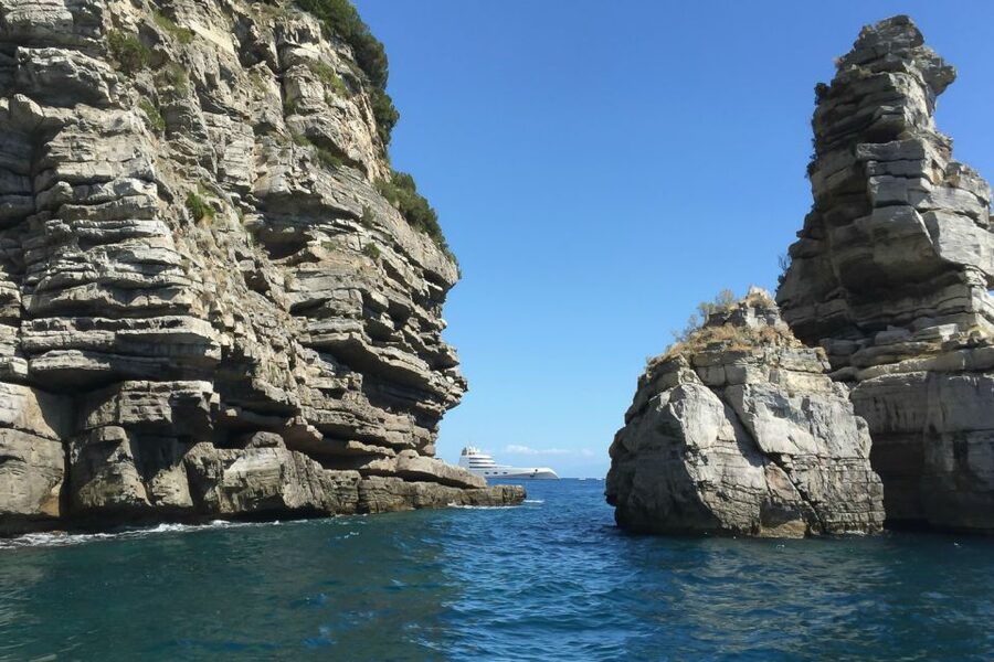 From Amalfi: Amalfi Coast 6-Hour Private Grottoes Boat Trip - Lunch at a small seaside restaurant