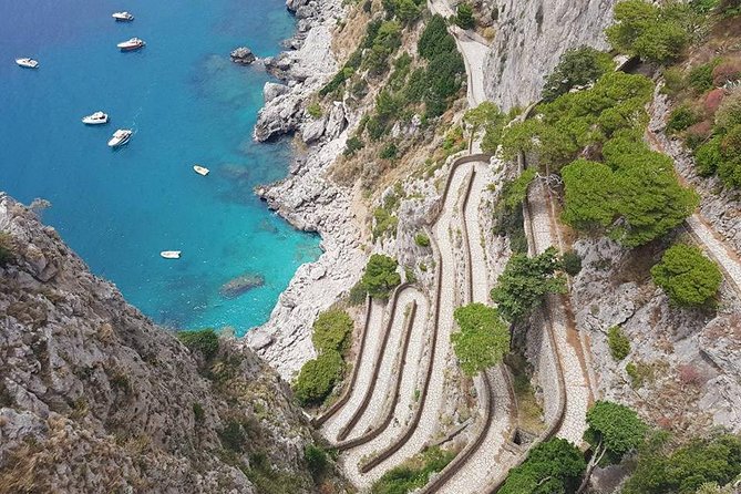 From Capri Semi-Guided tour of island at Pier 23 at 10,20 - What kind of Capri tour is this?