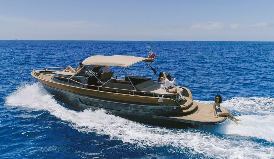 From Naples: Boat Tour to Capri Island with Aperitiv - Finding the boat at Naples port