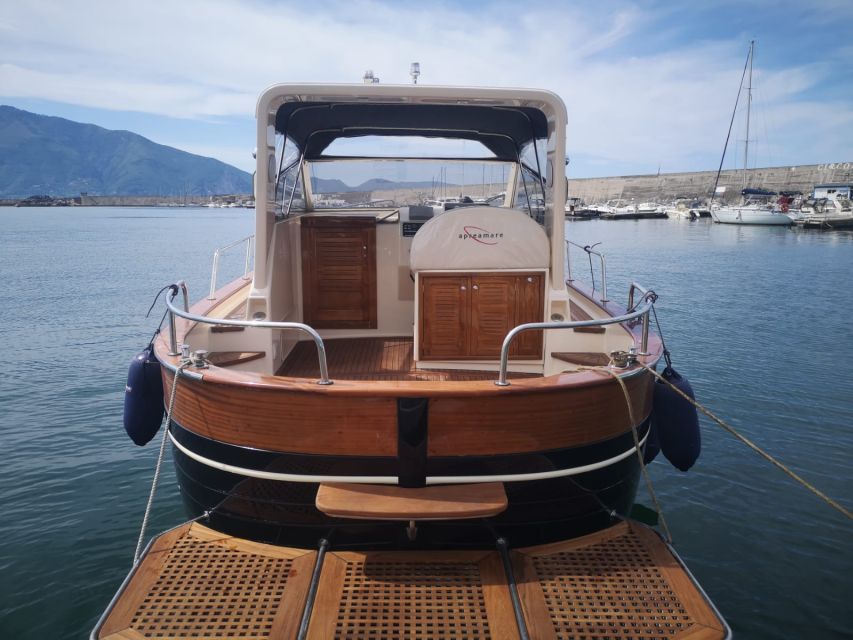 From Naples: Boat Tour to Capri Island with Aperitiv - Three hours to explore Capri on your own