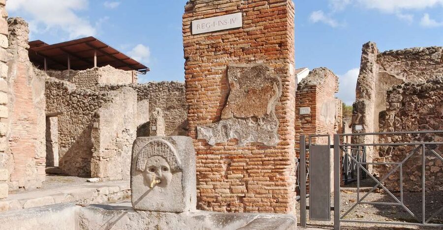 From Naples: Pompeii Ruins VIP Guided Tour - What you see during the two-hour Pompeii walk
