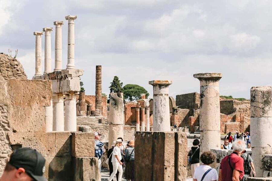 From Naples: Pompeii Skip-the-Line Guided Tour - From Naples to Pompeii in about 30 minutes